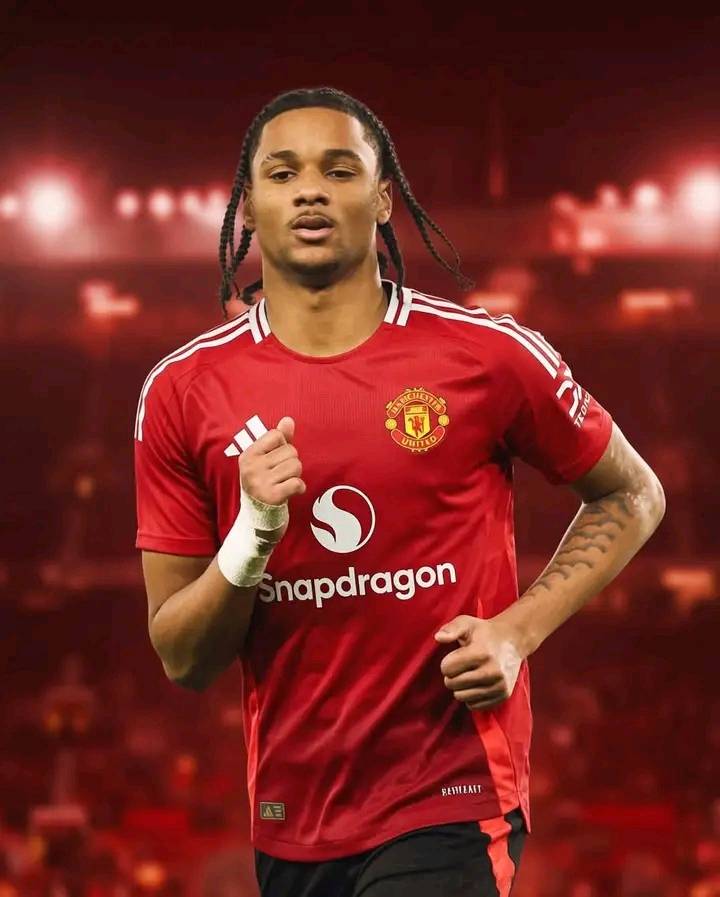💣How Manchester United take see this guy
Manchester United don sign Tynan Thompson from Tottenham...