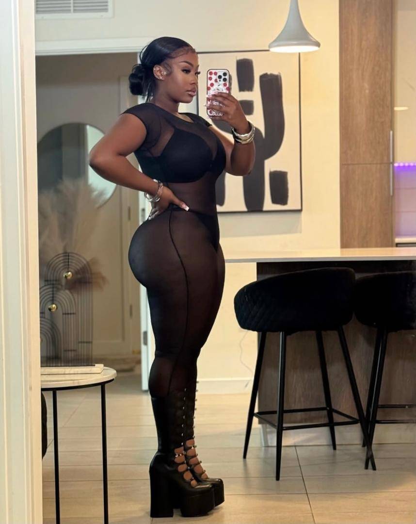 This outfit deserves a second look right? 👀🔥