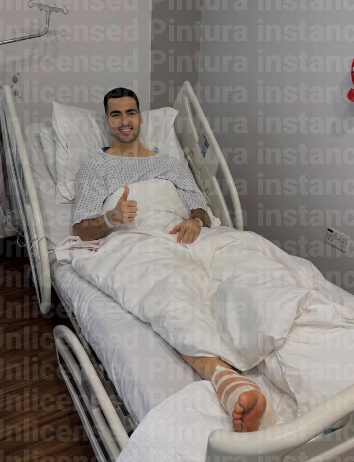❤️🤍 Mikel Merino underwent surgery today following his serious foot injury.
“Already closer to be...