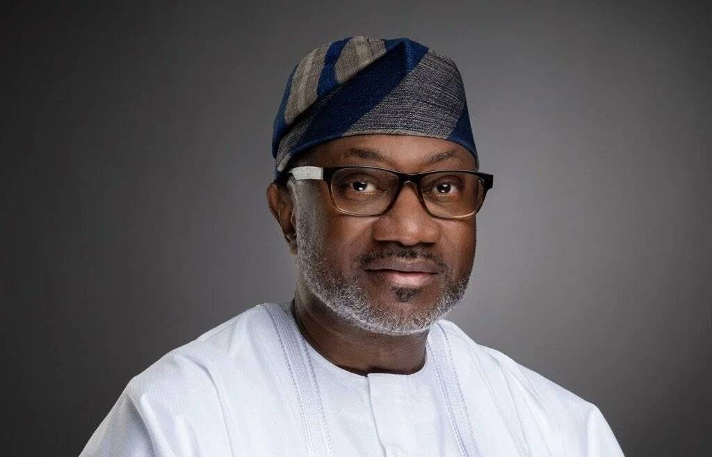 Naira will trade below ₦1,000 per $1 before year-end.

~ Otedola says