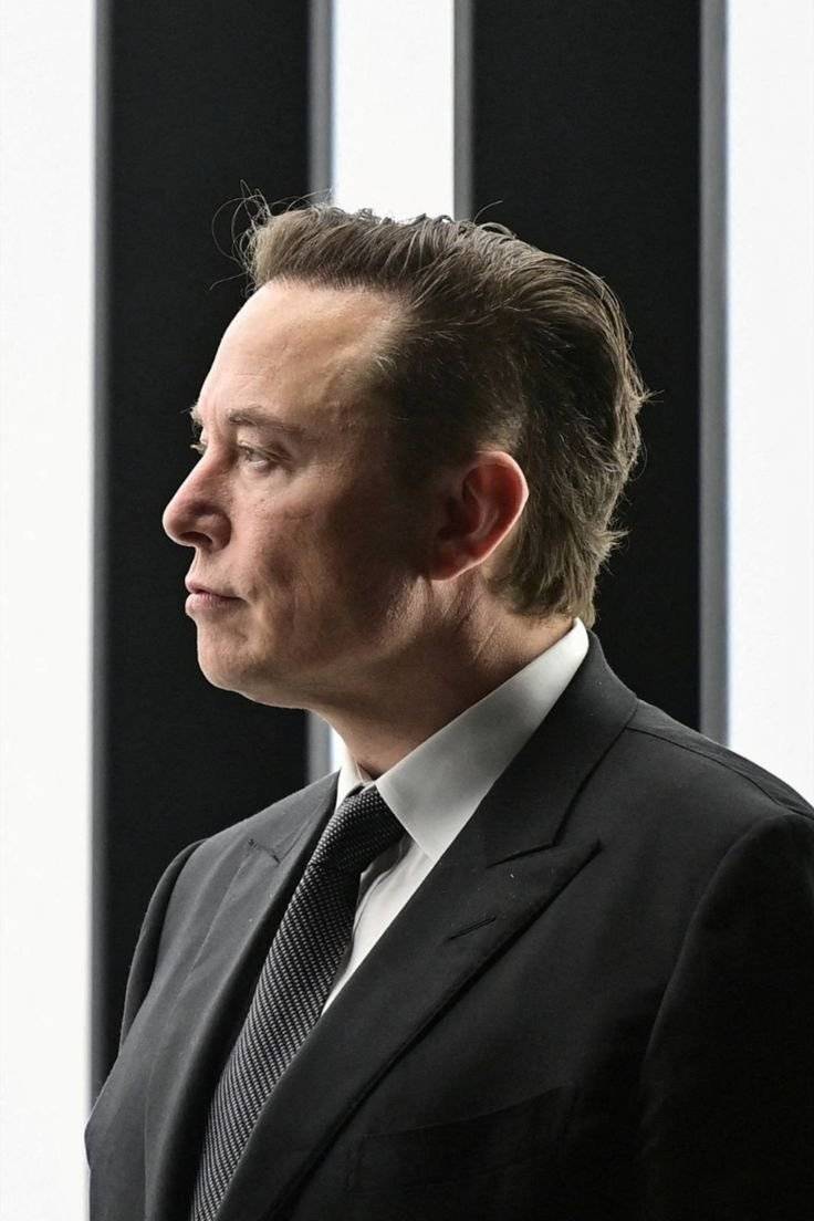 Elon Musk:
Going to medical school will become pointless. Robots will be better than today's most s...