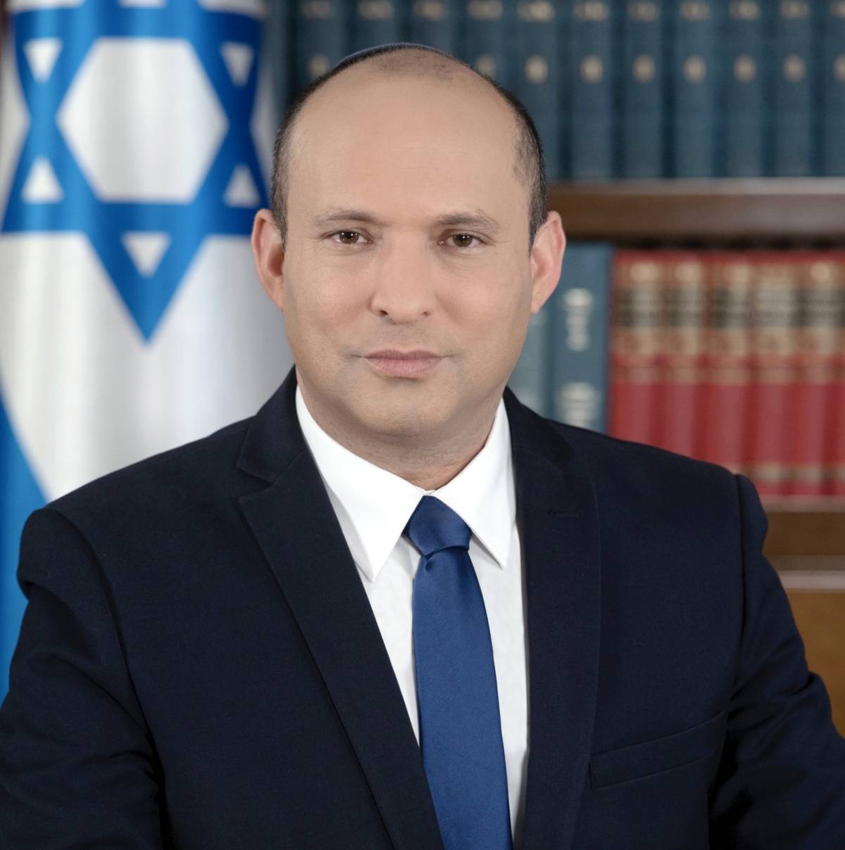 JUST IN: ๐ฎ๐ฑ๐บ๐ธ Former Israeli PM Naftali Bennett says Tucker Carlson is a "Chickenshit" who has been...