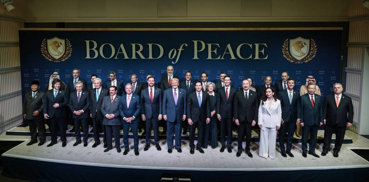 JUST IN: πΊπΈ White House releases photo of the newly established 'Board of Peace.'