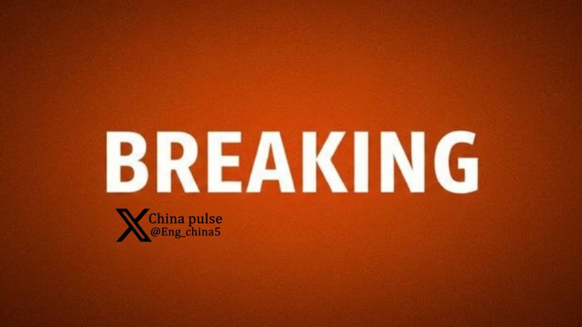 BREAKING NEWS
Trump Assassination Attempt
The U.S. Secret Service shot a man armed while trying to...