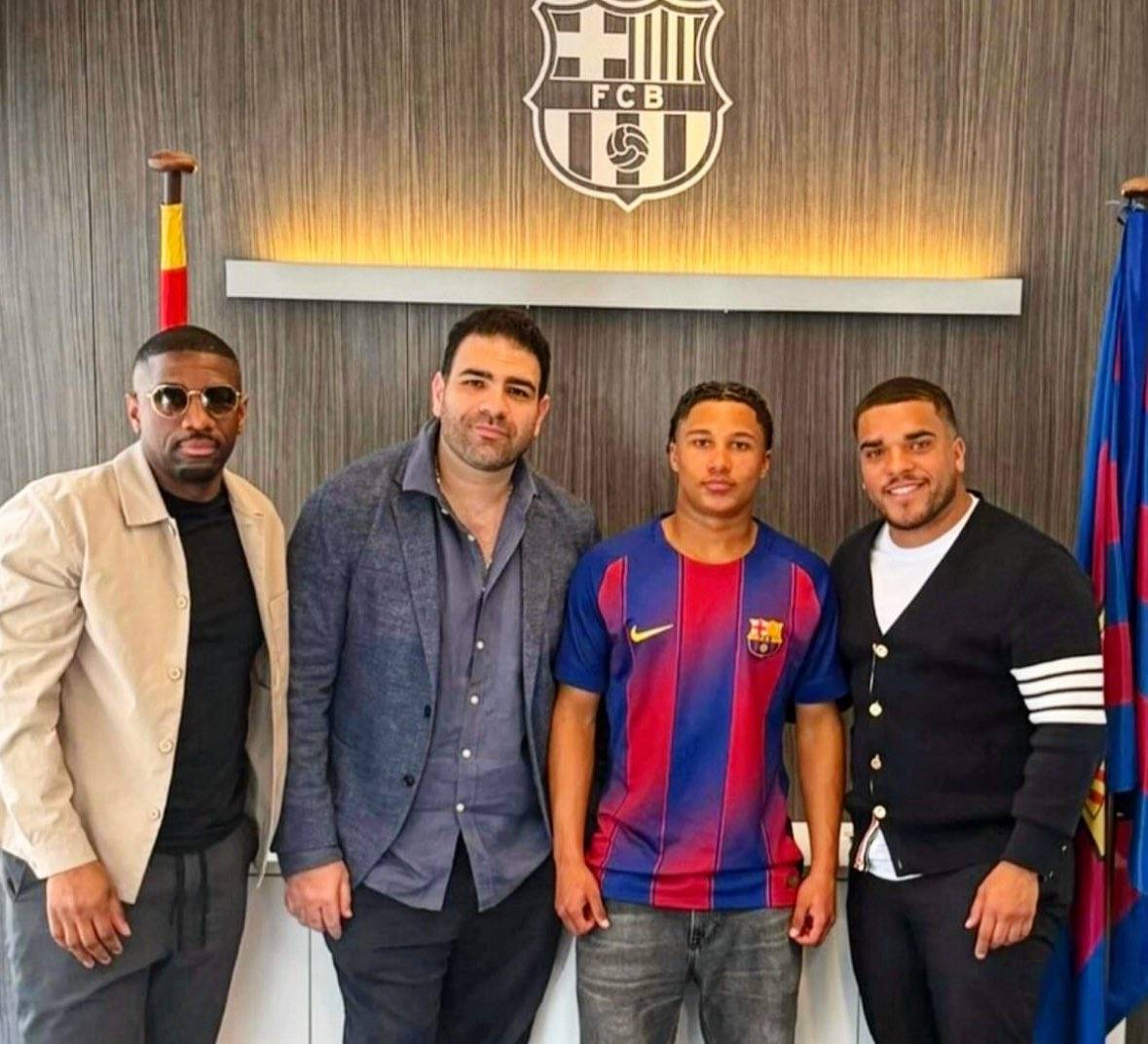 ๐ต๐ด Ajay Tavares takes his first photo as new Barcelona player after signing in the afternoon.
Her...