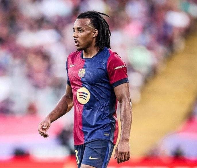 🚨⚠️ Jules Koundé has an injury to the middle third of the biceps femoris in his left thigh.
His re...