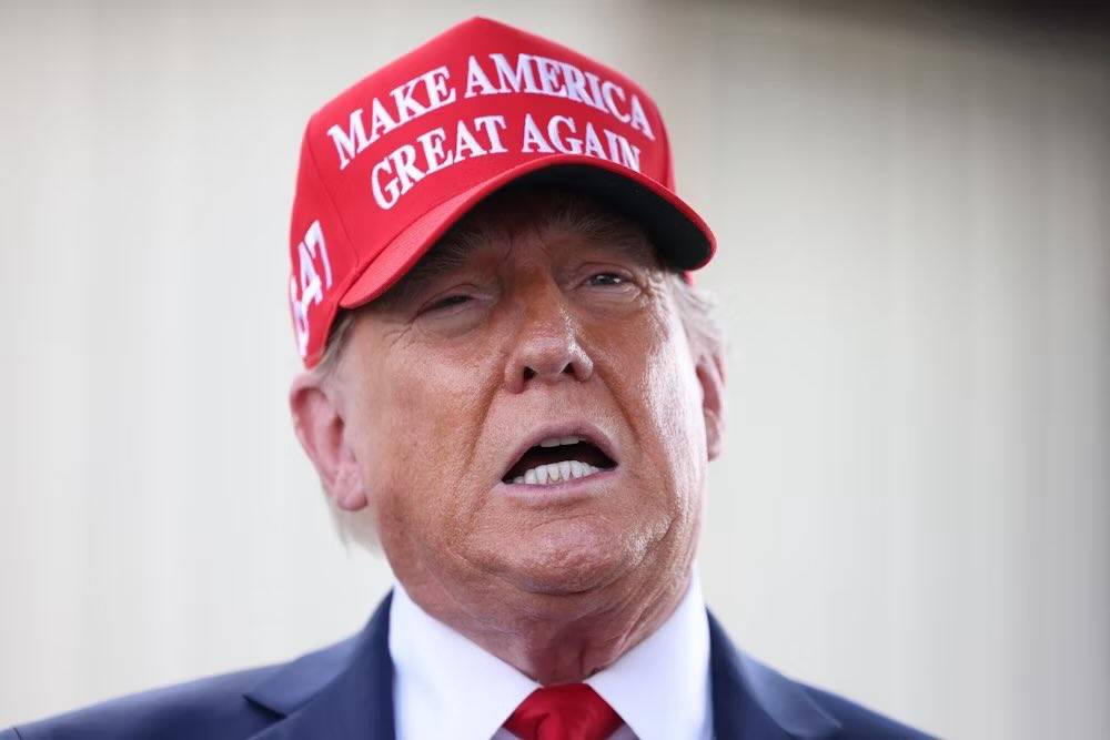 JUST IN: πΊπΈπ¬π§ US President Trump says the UK is considering sending two aircraft carriers to the Mid...