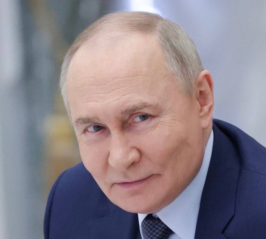JUST IN: π·πΊπΊπΈ President Putin says Russia will stop providing intelligence to Iran only if US halts...