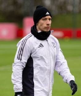 ๐จ Micheal Carrick,the Manchester United manager gave a hint the reds duo
@Patrickdorgu and @Lisa...