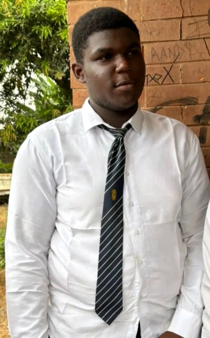 This is Dino Uyi, whose father is a manager at First Bank.
He is the student who initiated the assa...