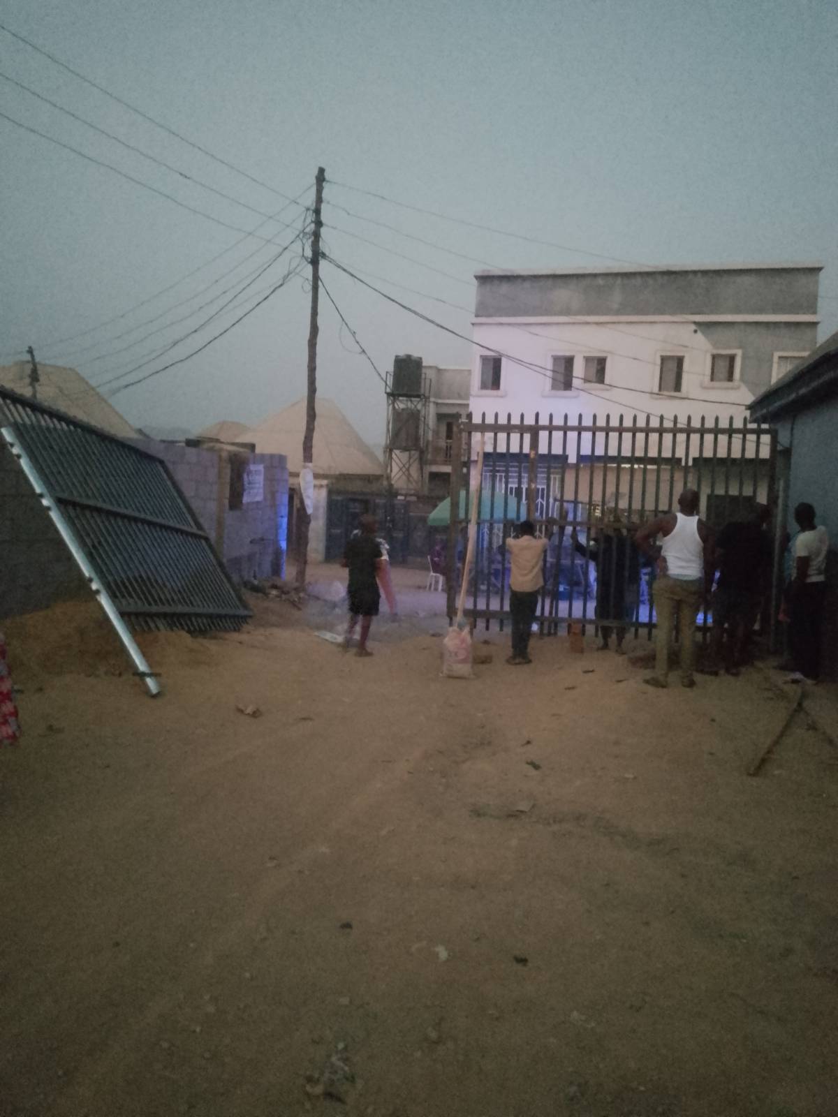 15.2.26 One community takes responsibility for their security @Suleja Niger State.