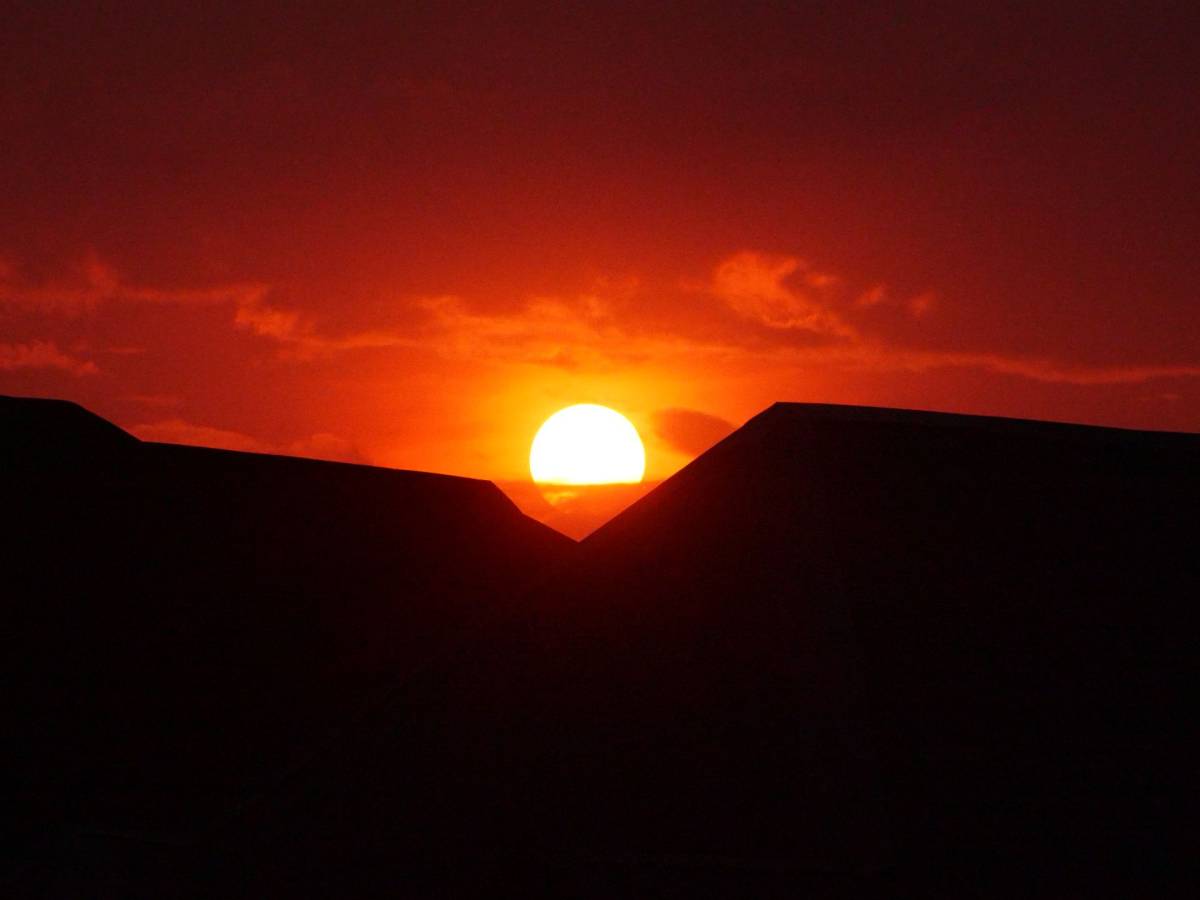 Sun of God is set to sleep.
#Lekeleke give me one finger.