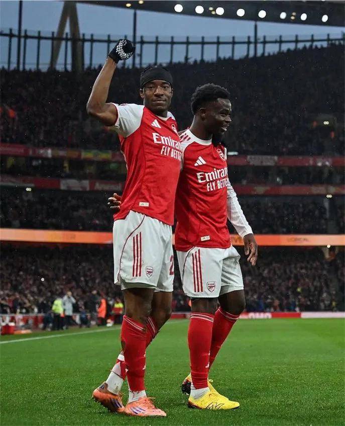 Good morning, Gunners. Straight from the Garden City of Port Harcourt to the world, who is here with...