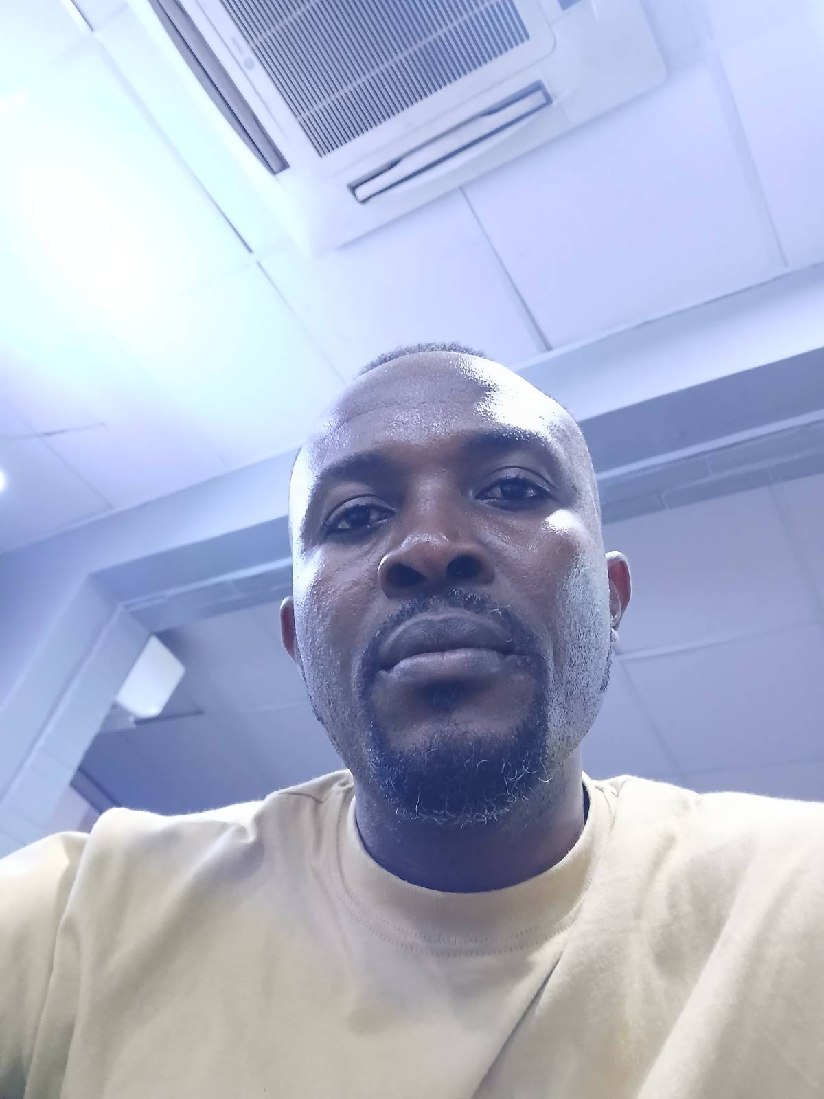 Hi guys. Nice to be here
Let's follow each other.
