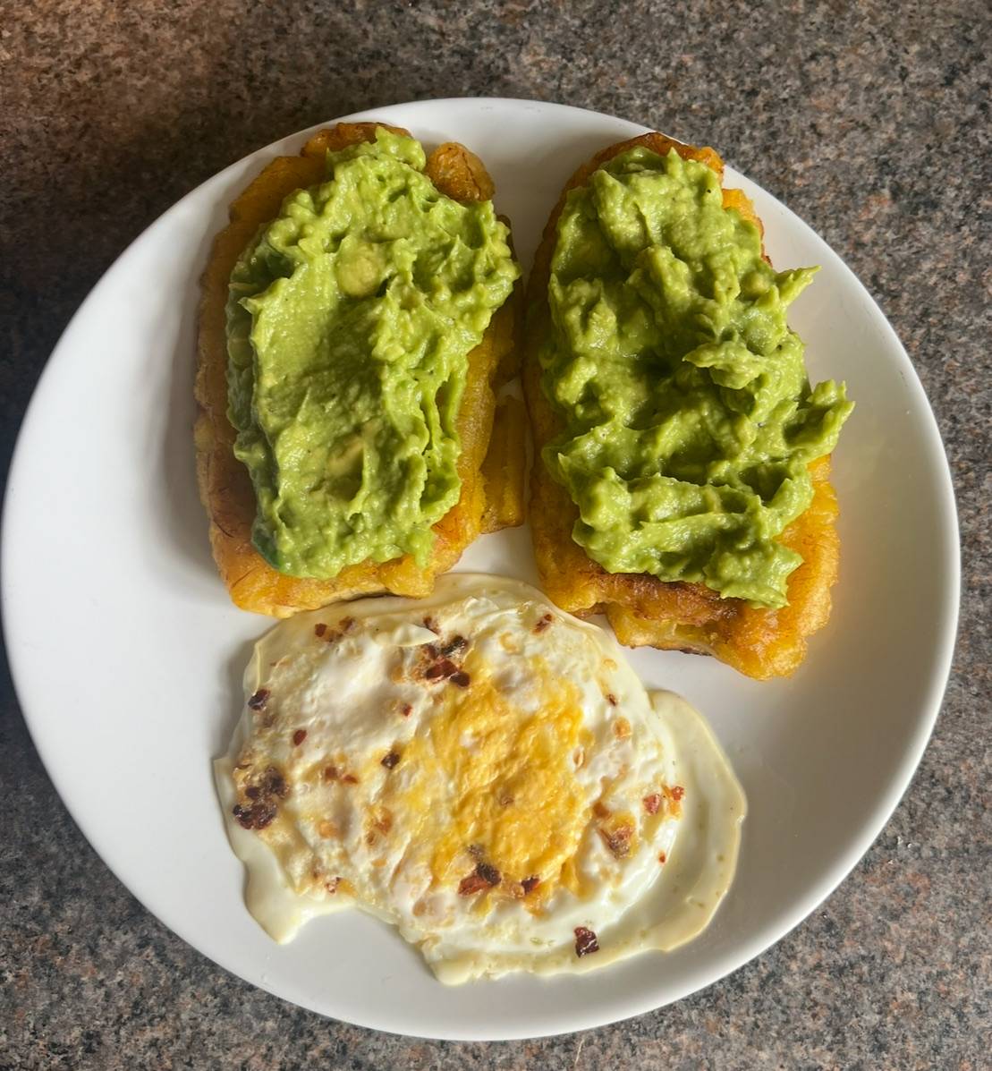 This is avocado pear, plantain,and fried egg, lunch is ready bon appétit!!
#LekeeLekee
#Lunch
#eatwe...