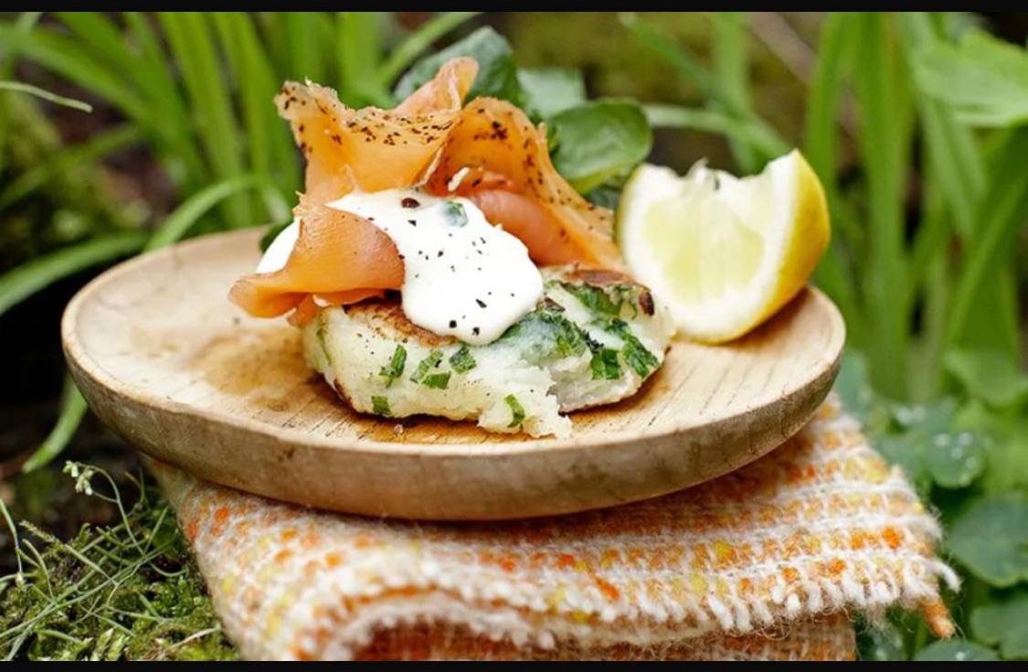 Good afternoon LekeeLekee Community, this is potato’s and Salmon fish.
Bon Appetite!!
#goodafternoo...