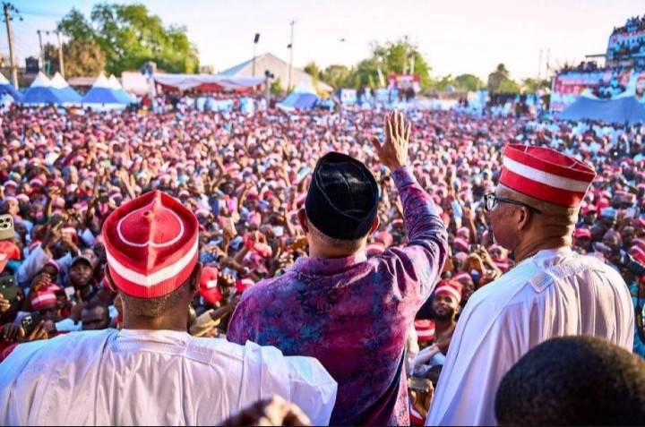 The 'blackmailer-in-chief' that scored 14 thousand votes in the last presidential election is accusi...