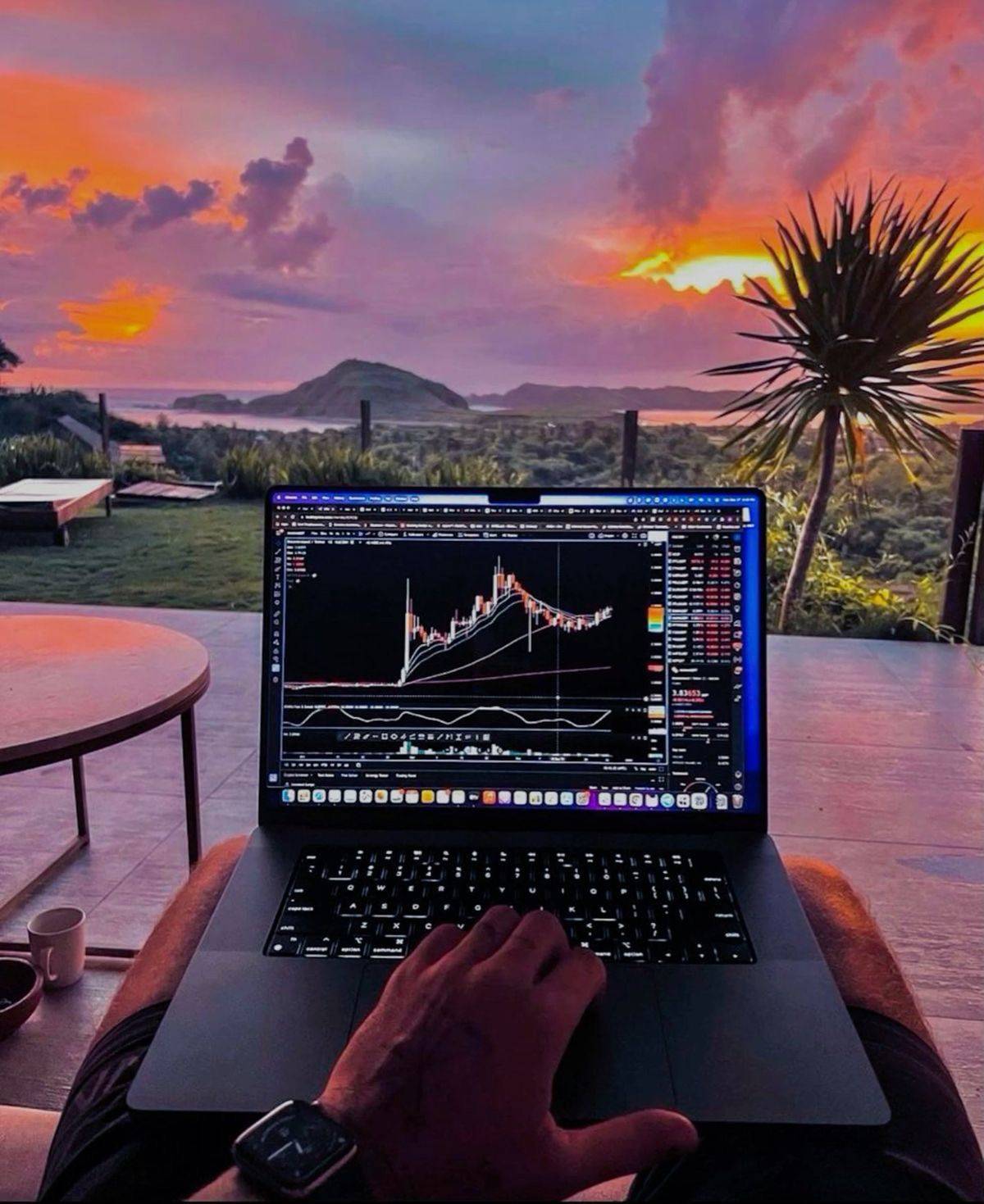 Crypto trading redeem card Dm me am available 24 /7