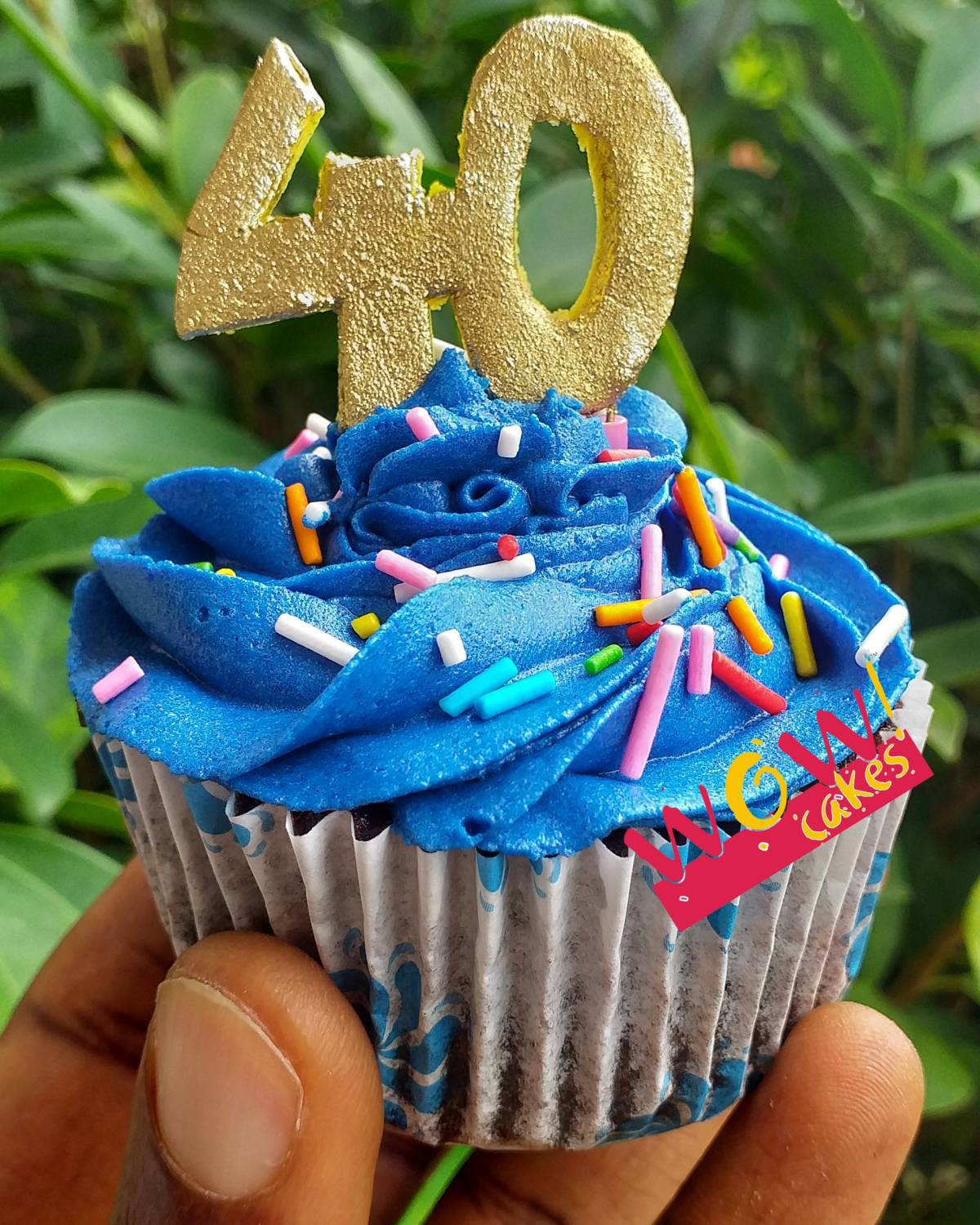 Client's Husband Order ๐ง๐ซ
The 40 topper is handmade & edible ๐ฌ
Swipe LEFT for the full cupcak...