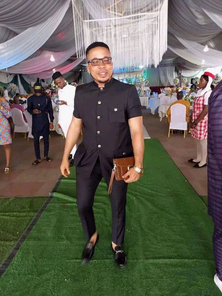 Ladies and gentlemen ๐น
Let's Lekee!!!!
If you are enjoying LekeeLekee, drop your favourite Emorji