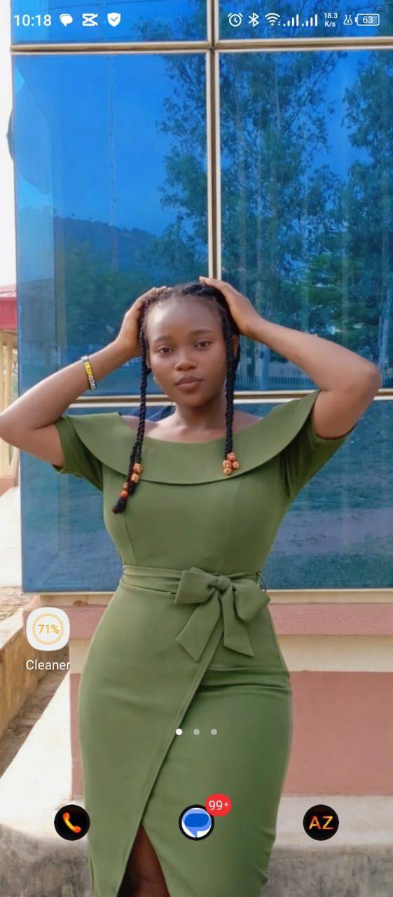 Someone is looking beautiful 😍 here.
