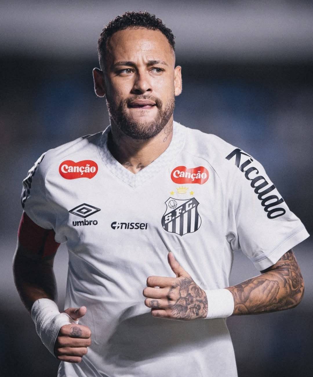 🇧🇷 Neymar Jr hints at possible retirement 🤔
“I don’t know what next year holds. By December, I mig...
