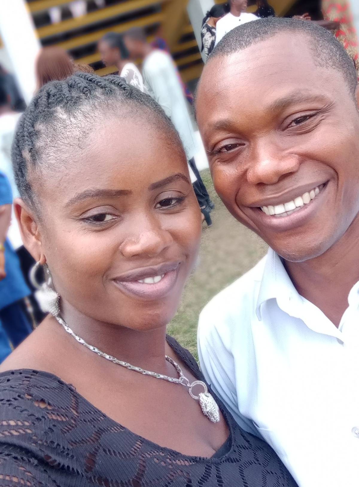 I feel like staying in the app all day. Beautiful pictures everywhere.
Engagement is immediate and...