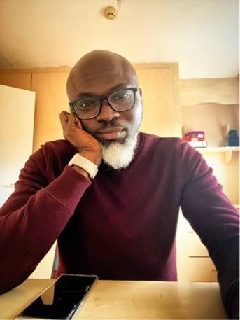 Trying to frown, but even me rate myself low on this one...😂 😂 😂