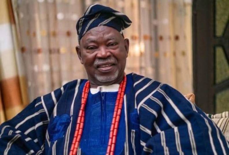 Former Senator, Adeseun, resigns as Mayegun of Ogbomosoland
A former senator representing Oyo Cent...