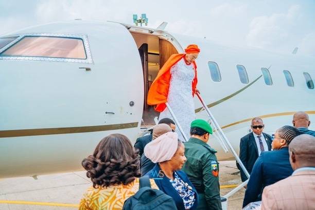 First Lady of Nigeria, Sen Oluremi Tinubu arrives Osubi Airport for her Homecoming to the Warrikingd...