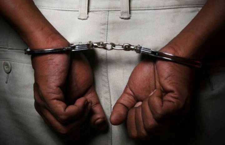 A 43-year-old man has been arrested in Sepeteri, Oyo State, for allegedly beating his elder brother...