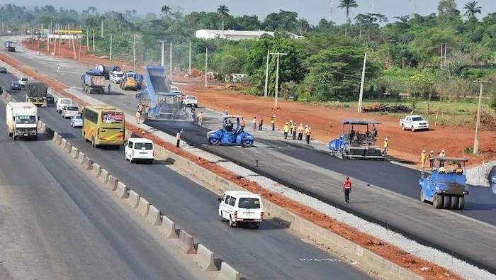 Federal government has said the Abuja-Kaduna highway will be completed by end of April