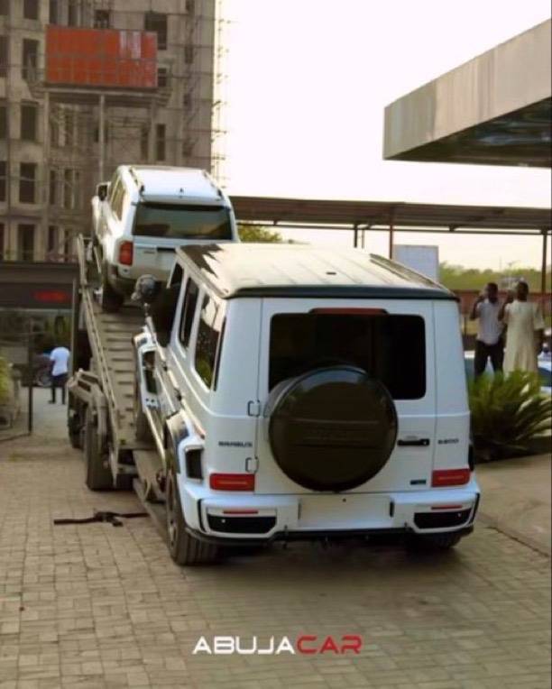Nigerian ๐ณ๐ฌ Singer Asake just copped a 2025 G-Wagon Brabus G800 just a day after gifting his mom a G...