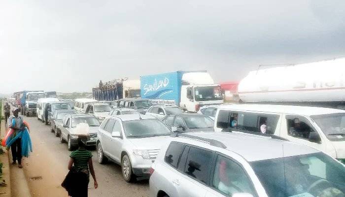 Federal Government diverts traffic on Lagos-Ibadan expressway for Kara bridge repairs