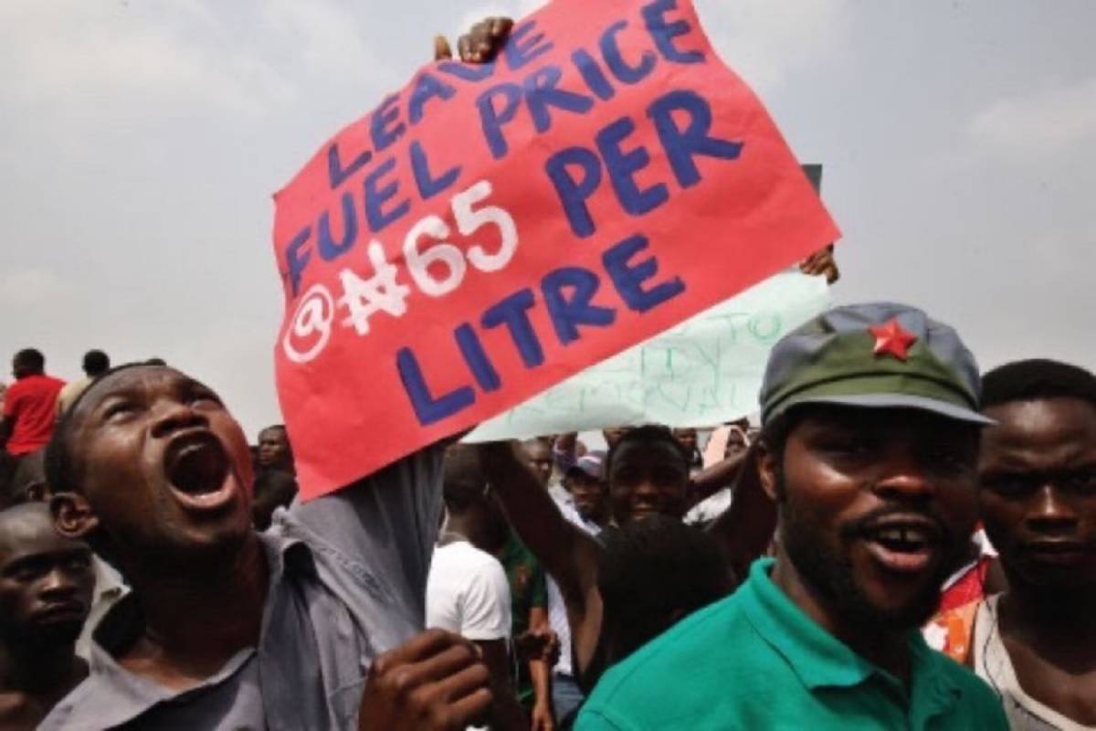 PHOTO FROM THE PAST:
Nigerians protesting the increase of fuel price from N65 to N120 in 2012