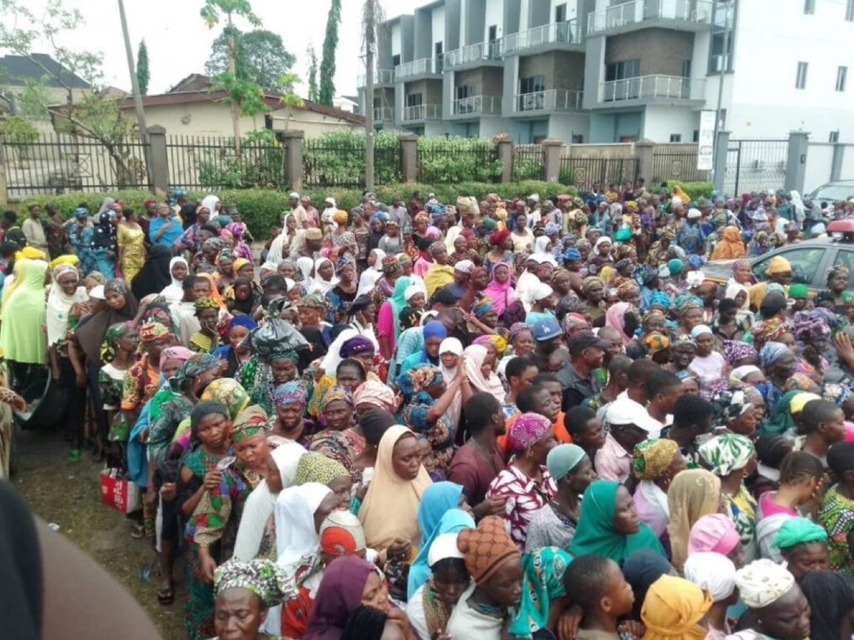 The Olubadan of Ibadanland, Oba Rashidi Ladoja, on Saturday, distributed food package to over 5,000...