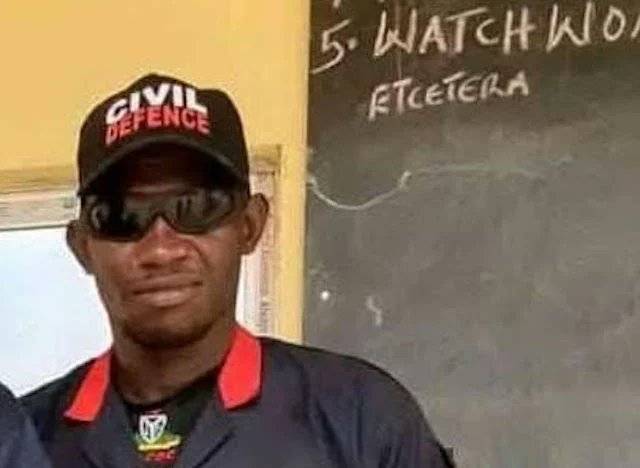 An official of the Nigeria Security and Civil Defence Corps died on Friday during the distribution o...