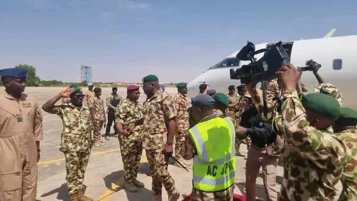 The Nigerian Chief of Defence Staff, Gen. O.O. Oluyede, and Chief of Army Staff, Lt. Gen. Waidi Shai...