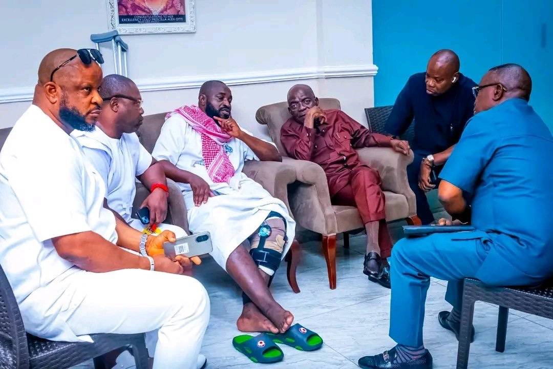 Abia State Governor, Dr Alex Otti, OFR, has rewarded a Staff Sergeant of the Nigerian Army, Amoke Gu...