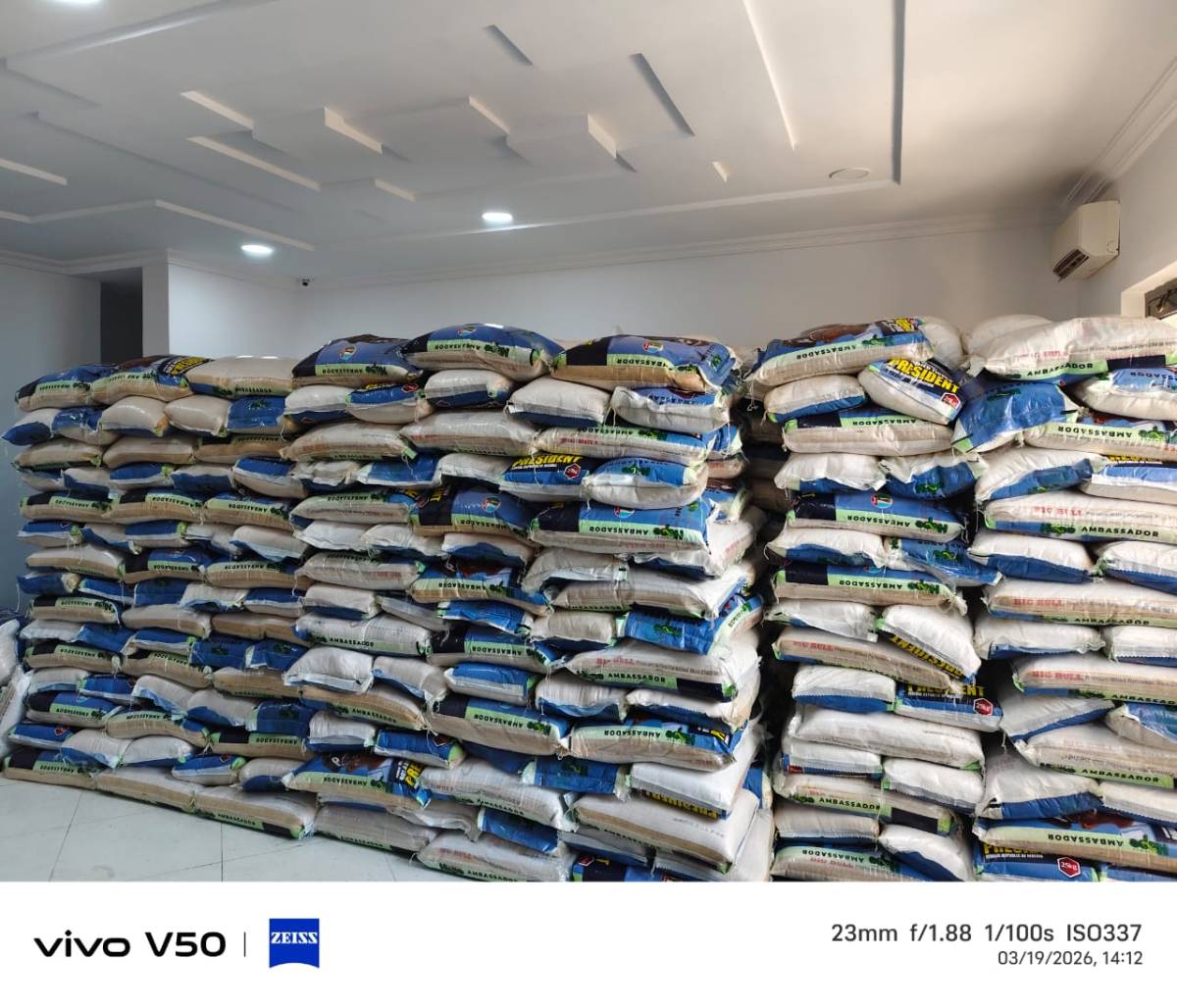 Selected indigent residents across communities in Osun State on Thursday received about 1,600 bags o...