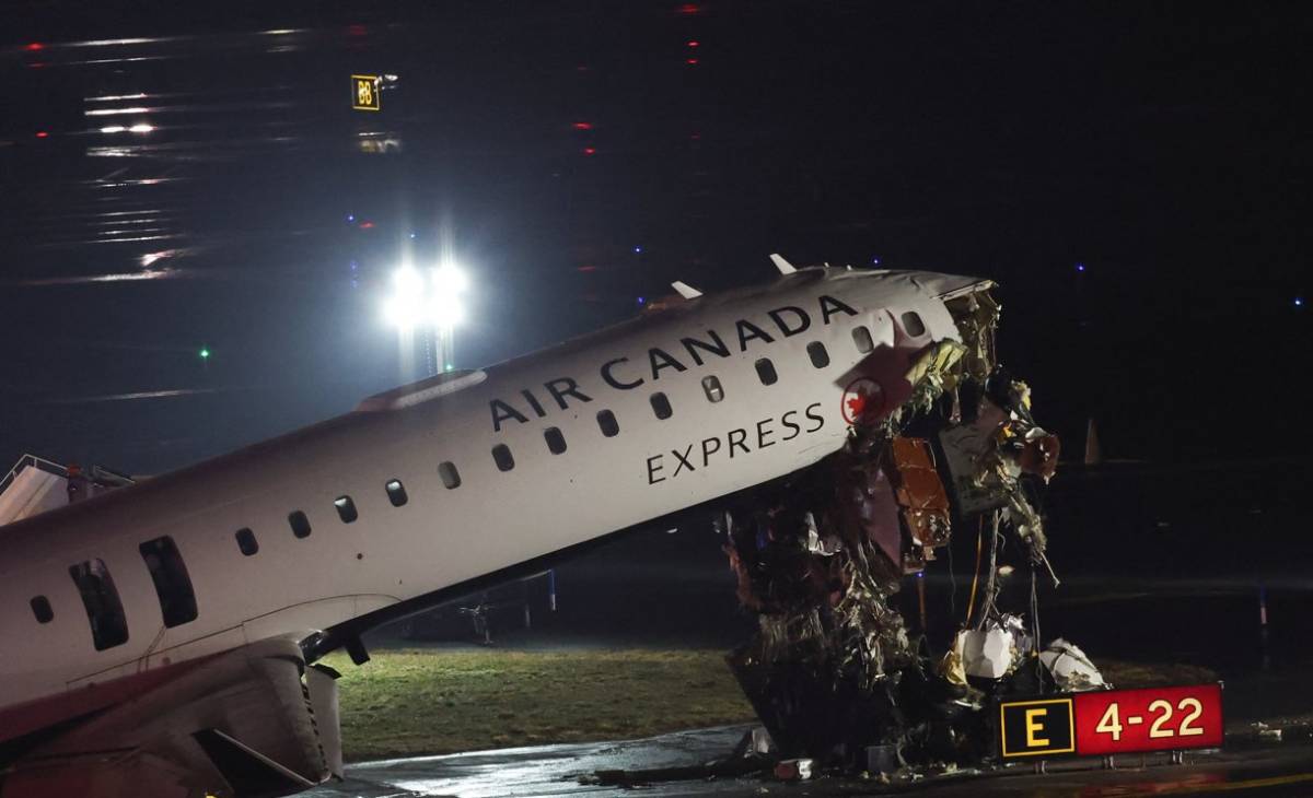 Plane ✈️ and fire truck collide on runway at New York airport