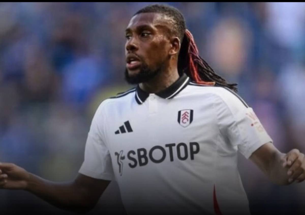 Super Eagles midfielder Alex Iwobi has reportedly been left shaken after a violent burglary at his U...