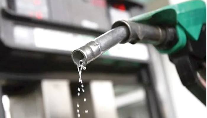 Dangote Refinery has reduced its gantry fuel price by N75, bringing it down to N1,200 per liter.