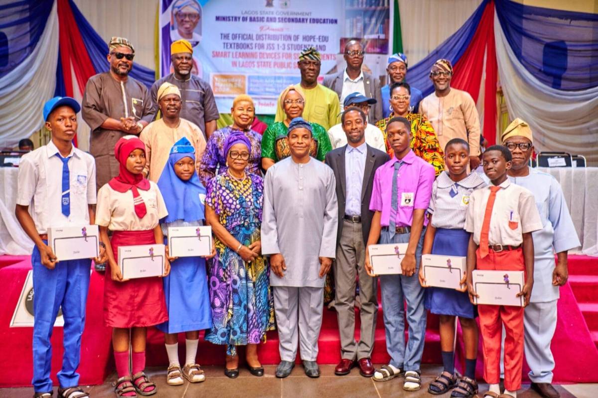 Lagos State Governor, Sanwo-Olu distributes smart tablets to 600,000 Lagos students