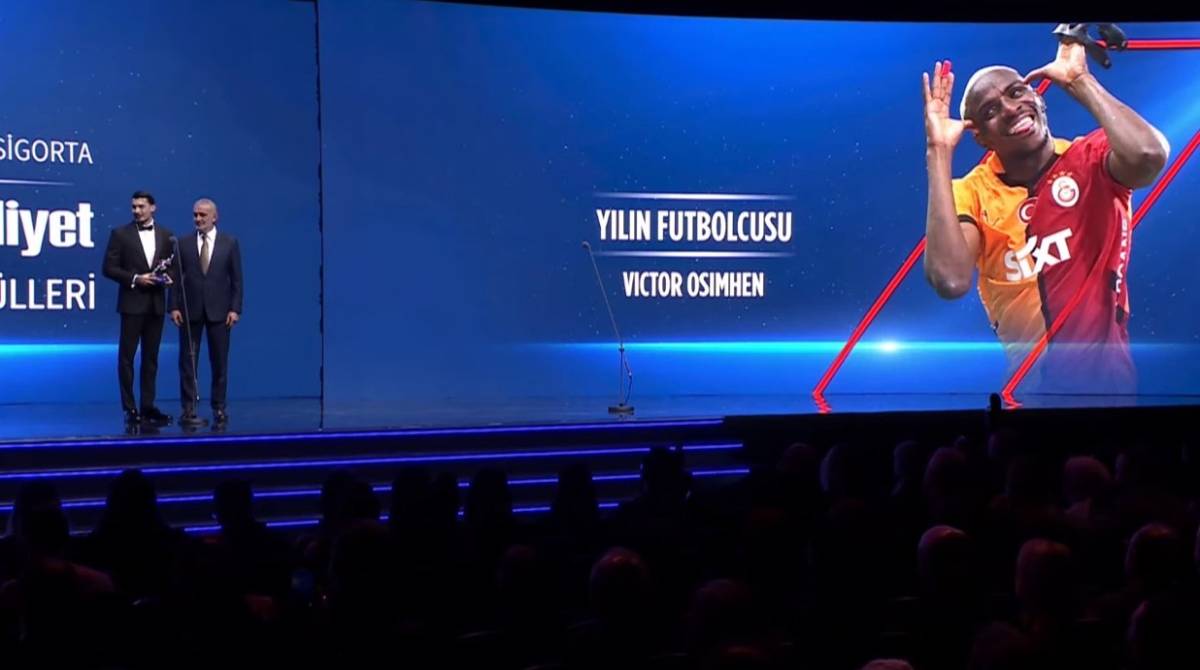 Victor Osimhen has won the Millivet Footballer of the Year award!