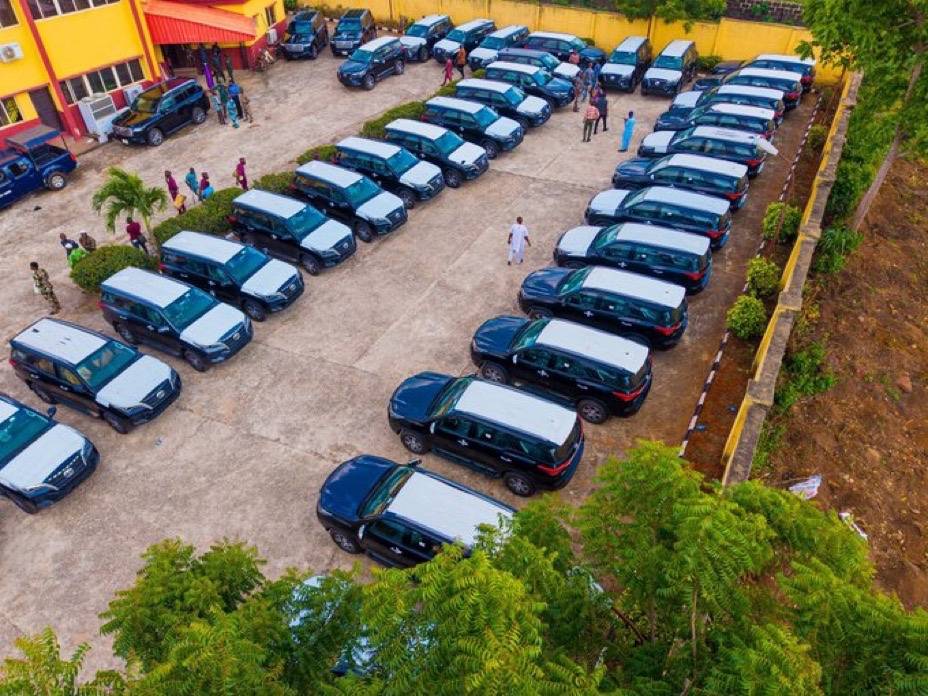 Governor Dapo Abiodun presents 40 brand-new SUVs to traditional rulers across Ogun State