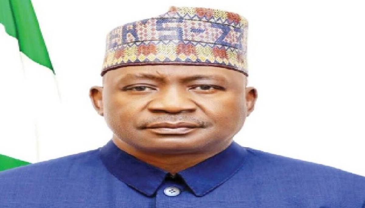 The Minister of Defence, retired Gen. Christopher Musa, today called for an end to silo operations a...
