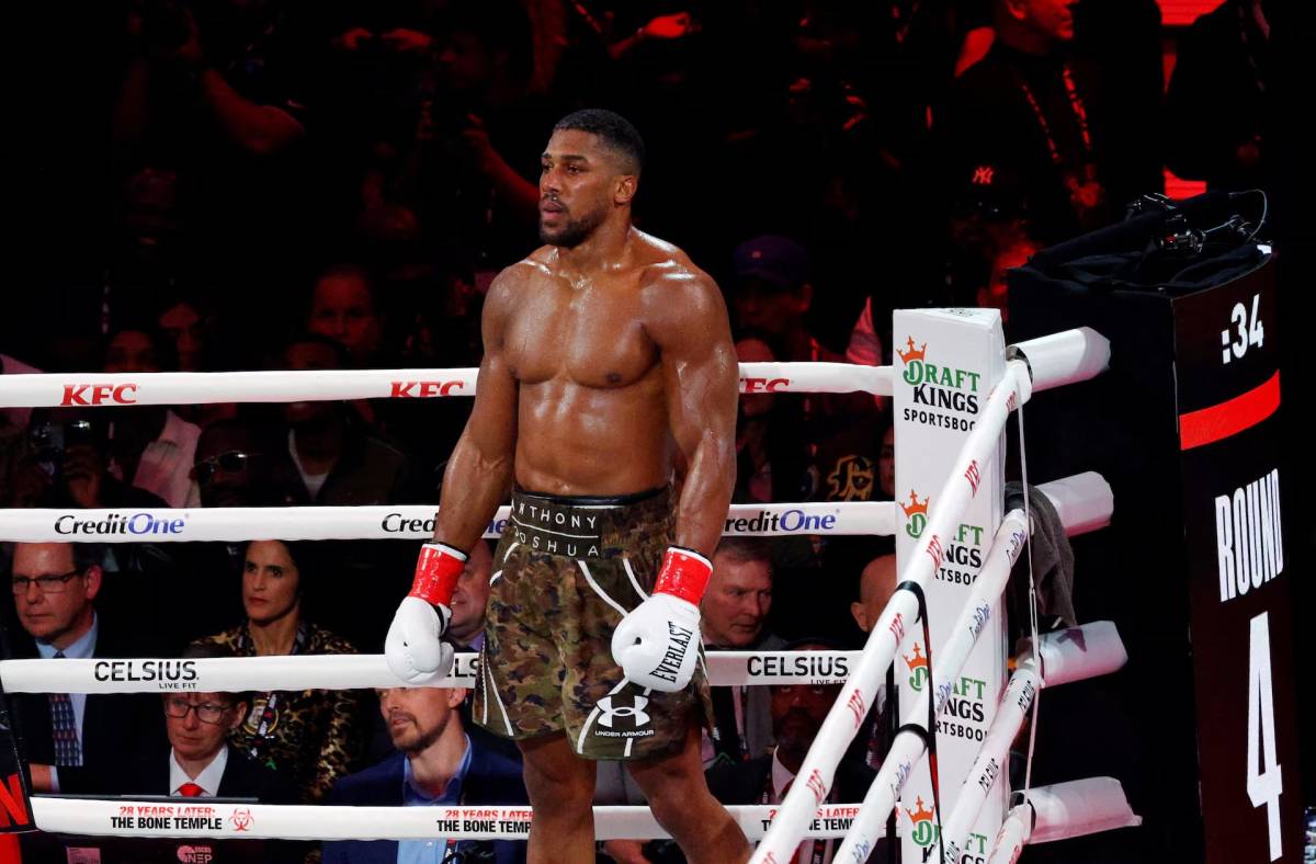 You are a clout chaser. When you are ready, you come and see me.
~ Anthony Joshua replies Tyson Fur...