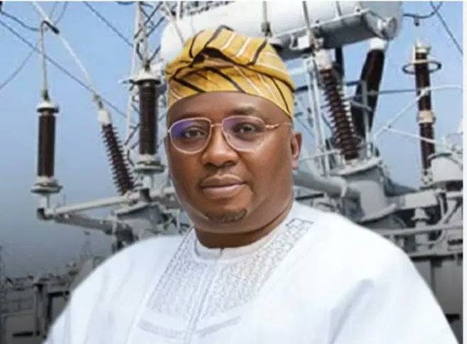We still don’t have stable electricity ⚡️ 💡
~ Nigerians 🇳🇬 drag minister of power, Adebayo Adela...