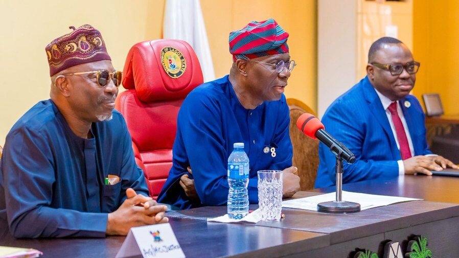 The Lagos State Government on Sunday signed Power Purchase Agreements (PPAs) with three electricity...